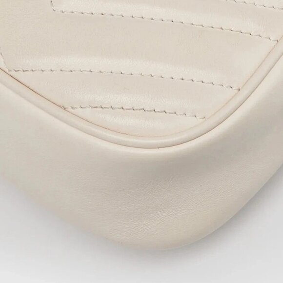 Gucci White Quilted Leather Marmont Small Camera Bag - Picture 4 of 12